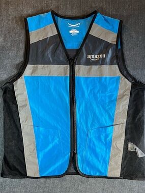 Amazon driver employee Vest size Medium Large